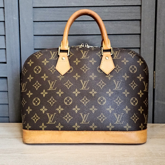Authentic LOUIS VUITTON Monogram Alma PM Handbag - Picture 3 of 11